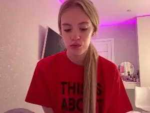 DariaSagraves  live sex cam