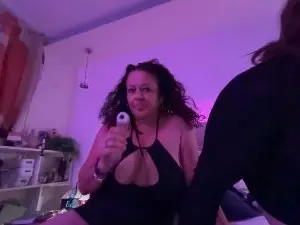 DivaMilf353  live sex cam