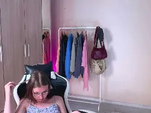 Honeylaze  live sex cam