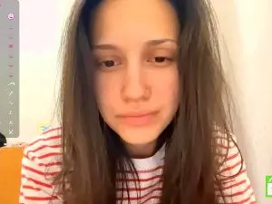 AleenGuckes  live sex cam
