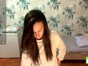 AleenGuckes  live sex cam