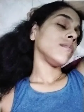 Emily5  live sex cam