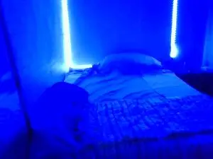 Indiracaliente  live sex cam