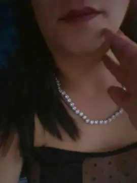 Juliet43  live sex cam