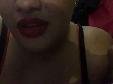 Plusfeetty  live sex cam