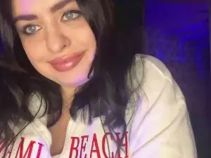 AmericaBaseley  live sex cam