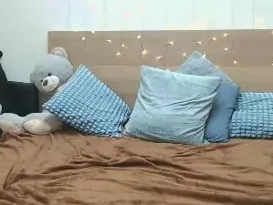 SopheyMoon23  live sex cam