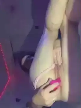 Anonymous5p  live sex cam