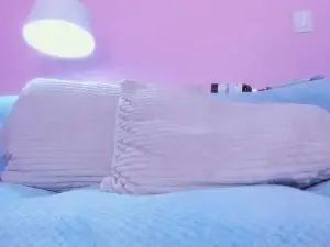 Hiyaka_sudere  live sex cam