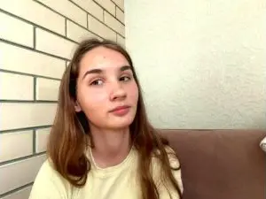 LourieOssola  live sex cam