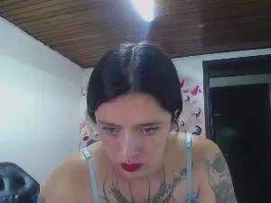 Lucia_evans21  live sex cam