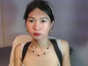 Ursweetkia  live sex cam