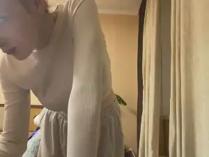 RobertoMaaske  live sex cam