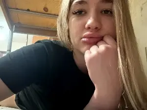 AdahSligh  live sex cam
