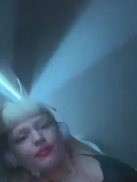 Luckyfungirl  live sex cam