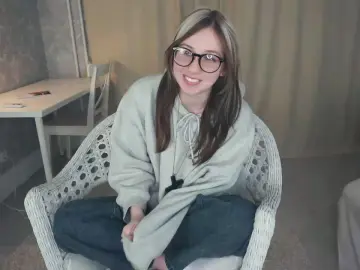 LucyMenasco  live sex cam