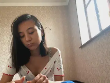 MoMo_Cute  live sex cam