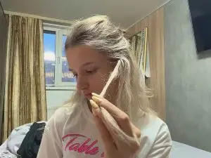 ZadaTrezise  live sex cam