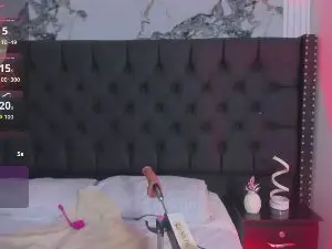 RoxanneStorms  live sex cam