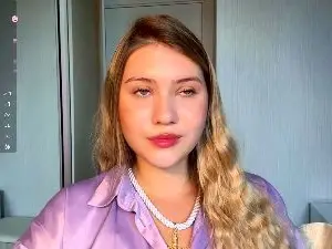 HalleyHinnen  live sex cam