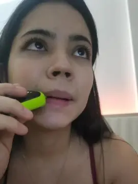 Valtini4  live sex cam