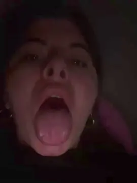 Lucreinsaurral4  live sex cam