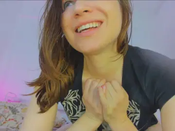 NickyFox69  live sex cam