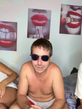 CalienteChiara  live sex cam