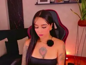 EmmyEvans  live sex cam