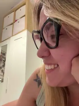 Susixxx4u  live sex cam