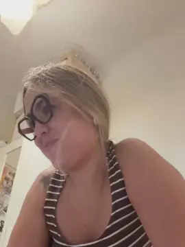 Susixxx4u  live sex cam