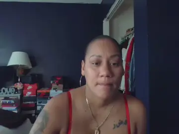 Blackanesechick  live sex cam