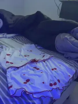 Reinacaliente  live sex cam