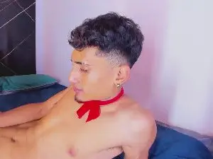 StrikeandSweet  live sex cam