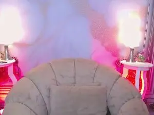 Sweetmilkylally  live sex cam