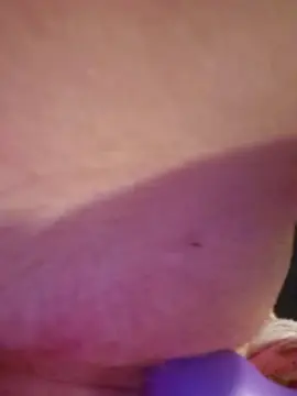 DivineKitten369  live sex cam
