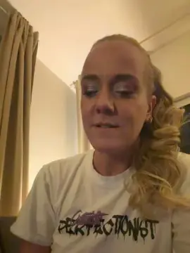 Miss_conly  live sex cam