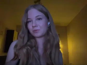 BritniUnrau  live sex cam