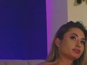 LoraDevine  live sex cam