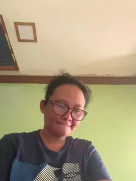 Lyne1981  live sex cam