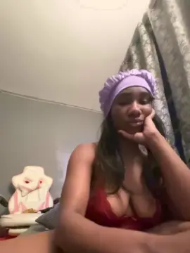 MamaBrownie  live sex cam
