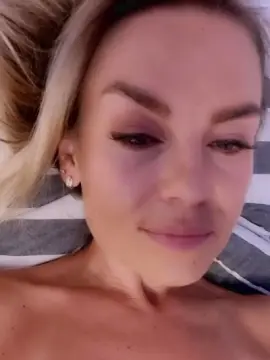 Girl4cum4  live sex cam