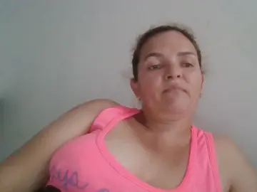 Squirtxx  live sex cam