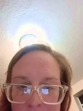 NikkiB  live sex cam