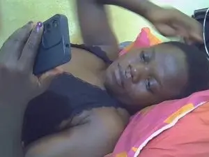 Ebony_cutiie  live sex cam