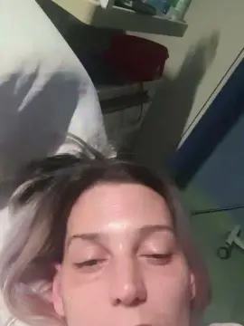 Monique333  live sex cam