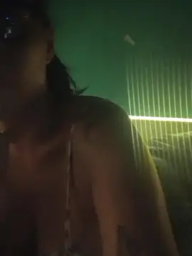 Karicias_xxx  live sex cam