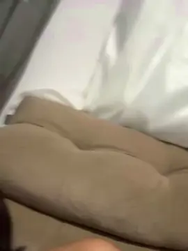 Larissa350  live sex cam