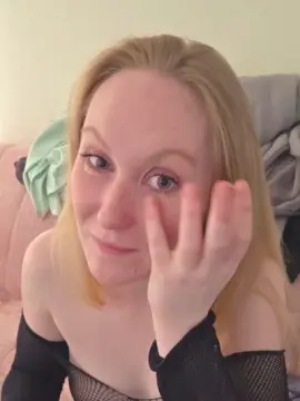 LilMissTightPus  live sex cam