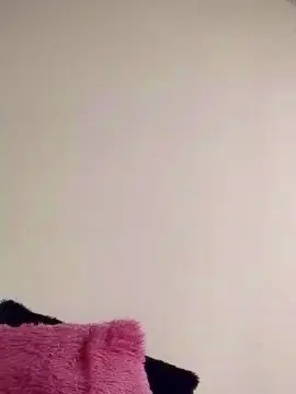 Sylvana_19  live sex cam